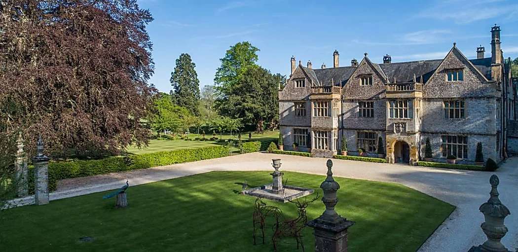 Outbrain Ad Example 43059 - Restored Jacobean Manor Selling For Second Time In 400 Years