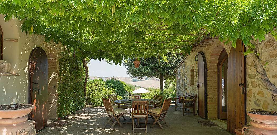 Outbrain Ad Example 47615 - A True Mix Of Old And New: A Fully Restored 18th-Century Farmhouse In Tuscany