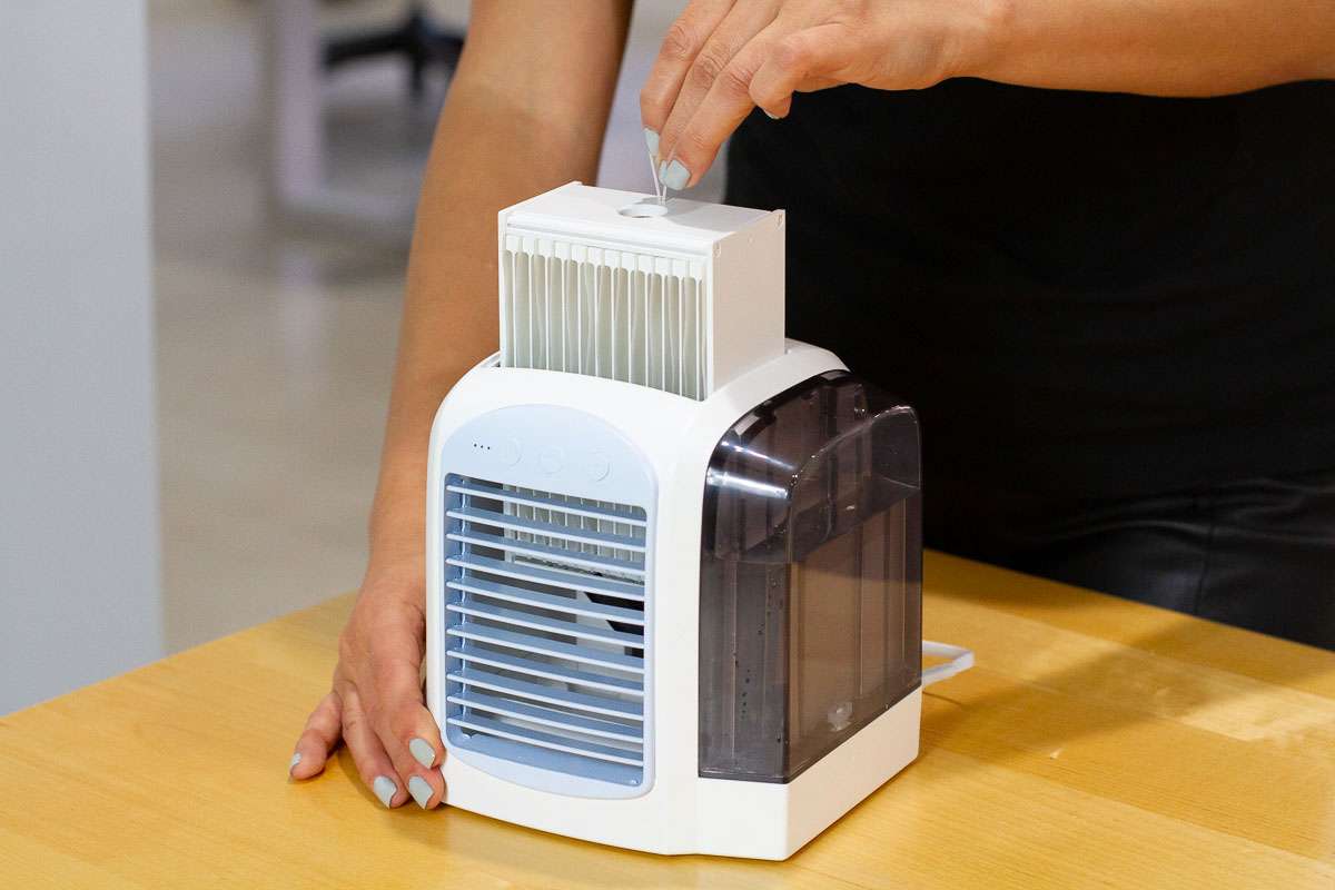 Taboola Ad Example 40837 - This Mini Air Conditioner Is Selling Like Crazy. The Idea Is Genius