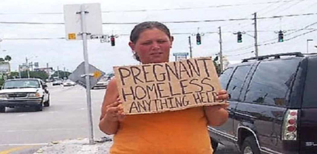 Outbrain Ad Example 45764 - [Photos] Pregnant Begger Was Asking For Help, But Then One Woman Followed Her