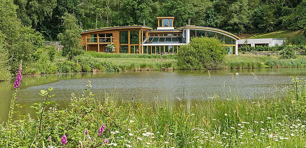 Outbrain Ad Example 47364 - A Striking, Eco-Friendly Residence In The British Countryside