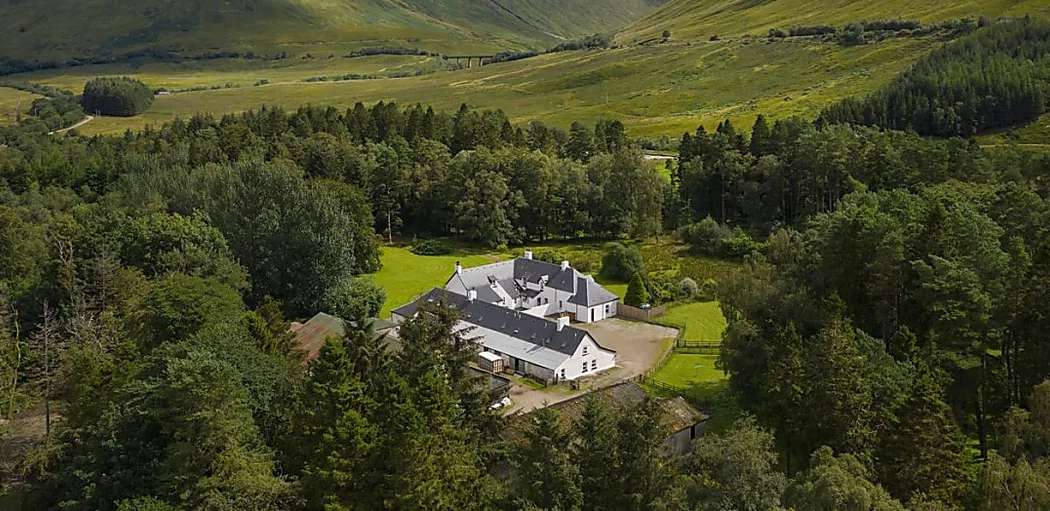 Outbrain Ad Example 45434 - Scottish Highland Estate That’s Twice The Size Of Manhattan Asks £10 Million