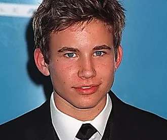 Outbrain Ad Example 57683 - [Pics]Jonathan Taylor Thomas Is One Of The Richest Retired Movie Stars Ever