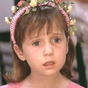 Zergnet Ad Example 62360 - The Little Girl From 'Mrs Doubtfire' Is 31 Now And Gorgeous