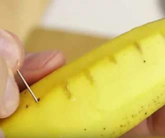 Outbrain Ad Example 40471 - He Pricks A Needle Into A Banana And Look What Happens Next! This Trick Is Super Handy!
