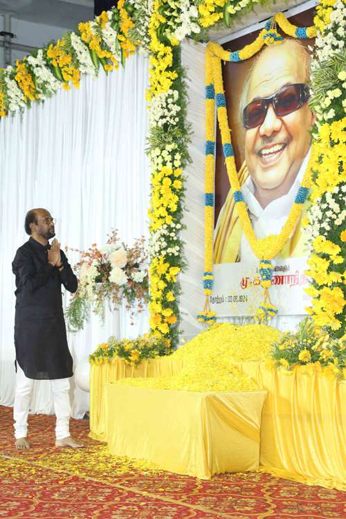 Taboola Ad Example 65101 - Rajinikanth Takes A Dig At The Tamil Nadu CM!