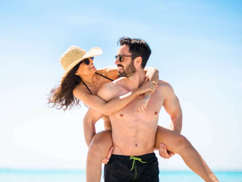 RevContent Ad Example 55328 - Top 10 Most Romantic Honeymoon Destinations
