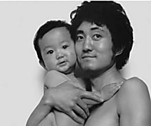 Taboola Ad Example 11584 - Father And Son Take The Same Photo For 27 Years - The Last One Will Make You Cry