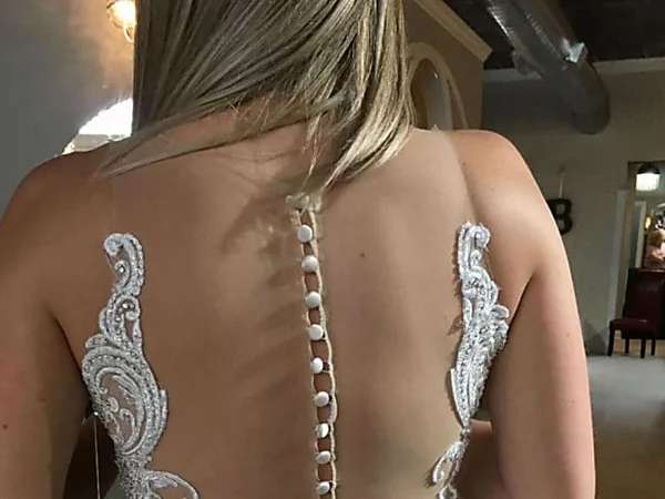 Outbrain Ad Example 42285 - [Photos] This Wedding Dress Made Guests Truly Uncomfortable