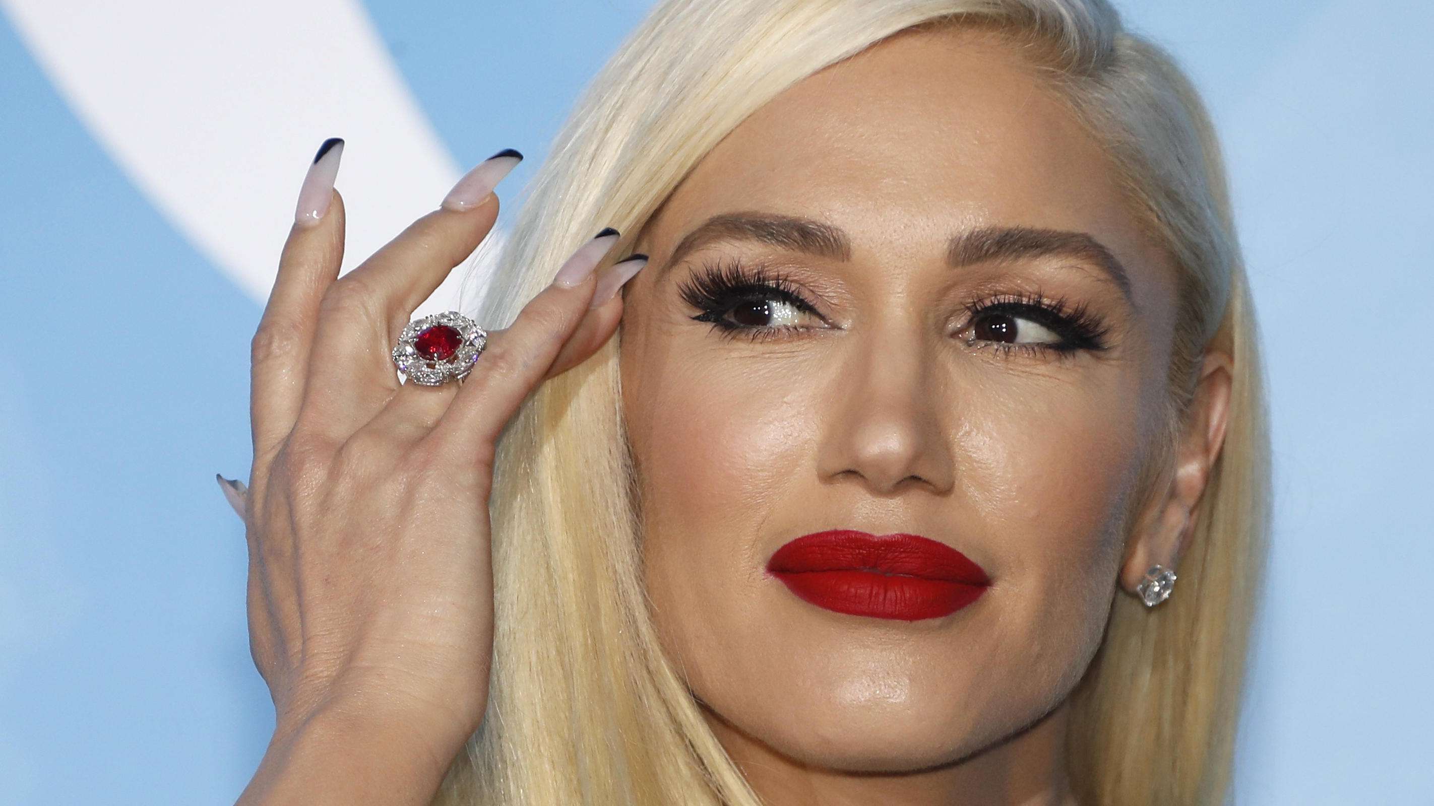 Taboola Ad Example 42909 - Gwen Stefani, 50, Takes Off Makeup, Leaves Us With No Words