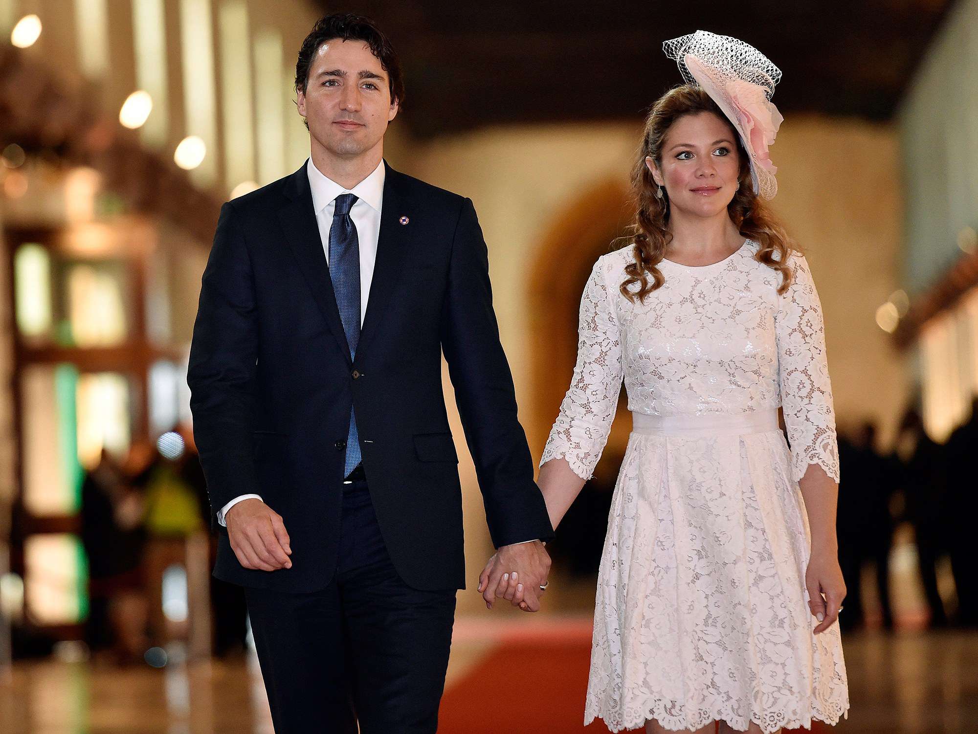 Taboola Ad Example 60613 - Justin & Sophie Trudeau Show Off Their New Mansion