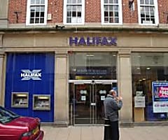 Taboola Ad Example 4580 - Do You Bank With Halifax? You Could Be Owed Thousands!!