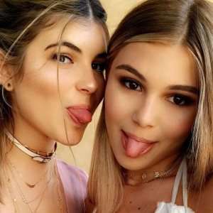 Zergnet Ad Example 64918 - The Truth About Lori Loughlin's Daughters