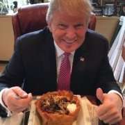 Zergnet Ad Example 64685 - A Look Inside Trump's Bizarre Eating Habits