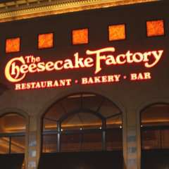 Zergnet Ad Example 62464 - Why The Cheesecake Factory Is Struggling To Stay OpenMashed.com