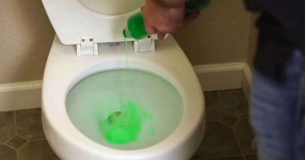 Taboola Ad Example 54550 - This Is Why You Should Put Dish Soap In Your Toilet
