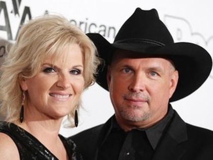 RevContent Ad Example 2750 - Garth Brooks' Divorce Settlement Is Mind-Blowing
