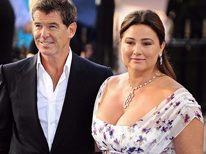 RevContent Ad Example 6727 - After Losing 105lbs Pierce Brosnan's Wife Looks Amazing