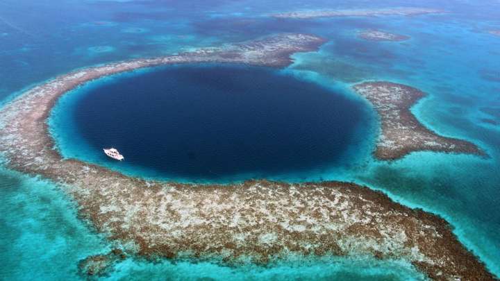 Taboola Ad Example 63172 - Divers Find A Dark Revelation At The Bottom Of Belize's Blue Hole