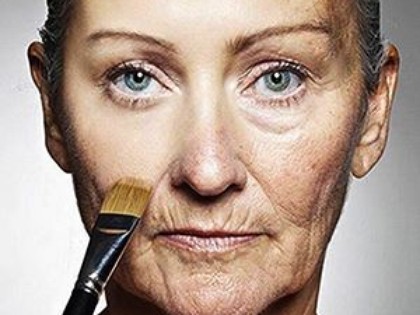RevContent Ad Example 4492 - London Granny Stuns Doctors By Removing Her Wrinkles With This 4 Tip