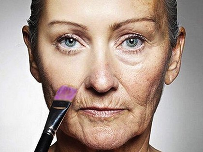 RevContent Ad Example 5231 - Granny Stuns Doctors By Removing Her Wrinkles With This 4 Tip