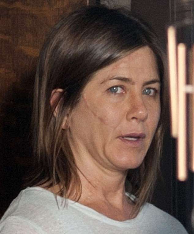 Taboola Ad Example 62790 - Try Not To Gasp When You See How Jennifer Aniston Looks Without Makeup