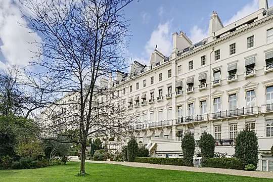 Outbrain Ad Example 55825 - Freddie Mercury’s Sister Lists London Flat For £4.75 Million