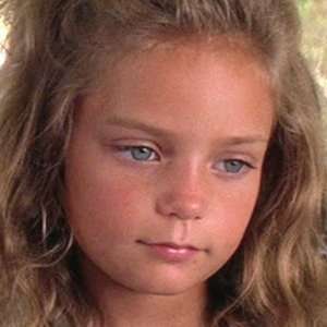 Zergnet Ad Example 50542 - Young Jenny From 'Forrest Gump' Is Unrecognizably Gorgeous	At 34