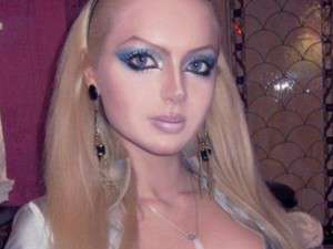 RevContent Ad Example 55769 - Human Barbie Takes Off Makeup, Doctors Left Speechless!