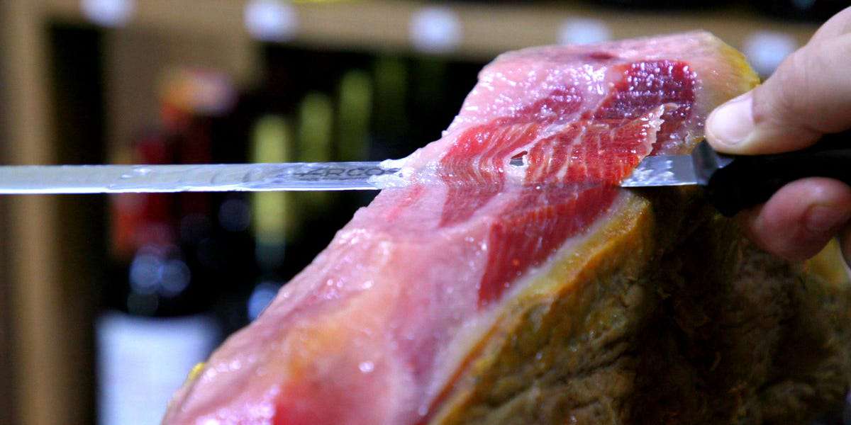 Taboola Ad Example 45999 - Why Spanish Iberian Ham Is The World's Most Expensive Cured Meat