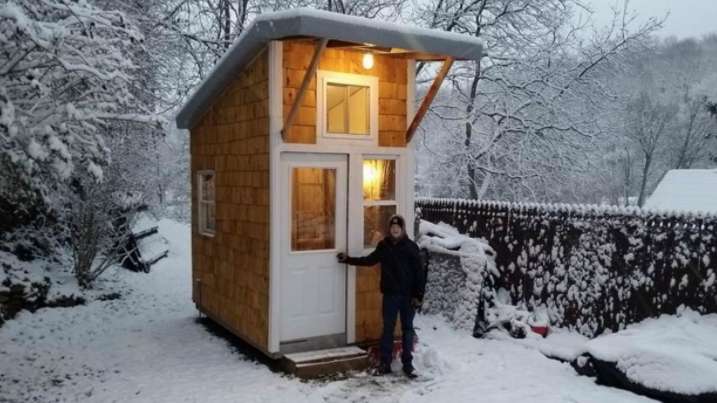 Taboola Ad Example 55051 - 13-Yr-Old Builds Own House For $1,500 Look When He Opens Door And Reveals 89 Sq Ft Masterpiece