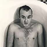 Outbrain Ad Example 53683 - Photos Of 65 Iconic Artists In Their Bathtubs