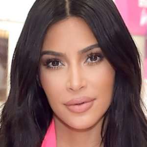 Zergnet Ad Example 58585 - Kim Kardashian Gets Slammed Over Daughter's Look