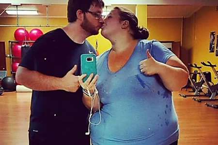 Outbrain Ad Example 53368 - [Gallery] Couple Makes A Bet: No Eating Out, No Cheat Meals, No Alcohol. A Year After, This Is What They Look Like