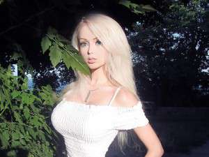 RevContent Ad Example 64628 - Human Barbie Takes Off Make Up, Leaves Everyone Speechless!