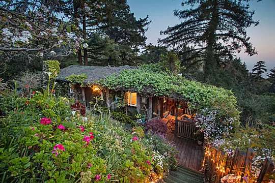 Outbrain Ad Example 30567 - A Historic, Rustic Log Cabin In Big Sur, California, Is Asking $2.8M