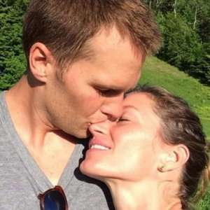 Zergnet Ad Example 62159 - How Much Tom Brady And Gisele Bundchen Are Really Worth
