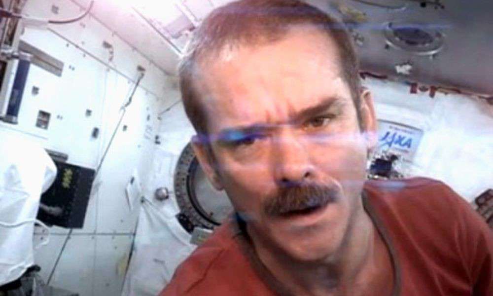 Taboola Ad Example 39480 - Astronauts Leak Frightening Photos Of Earth's Surface