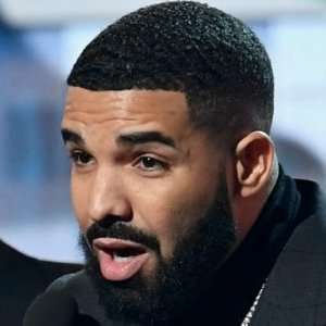 Zergnet Ad Example 62288 - Drake Disses Grammys, Gets Mic Cut Off