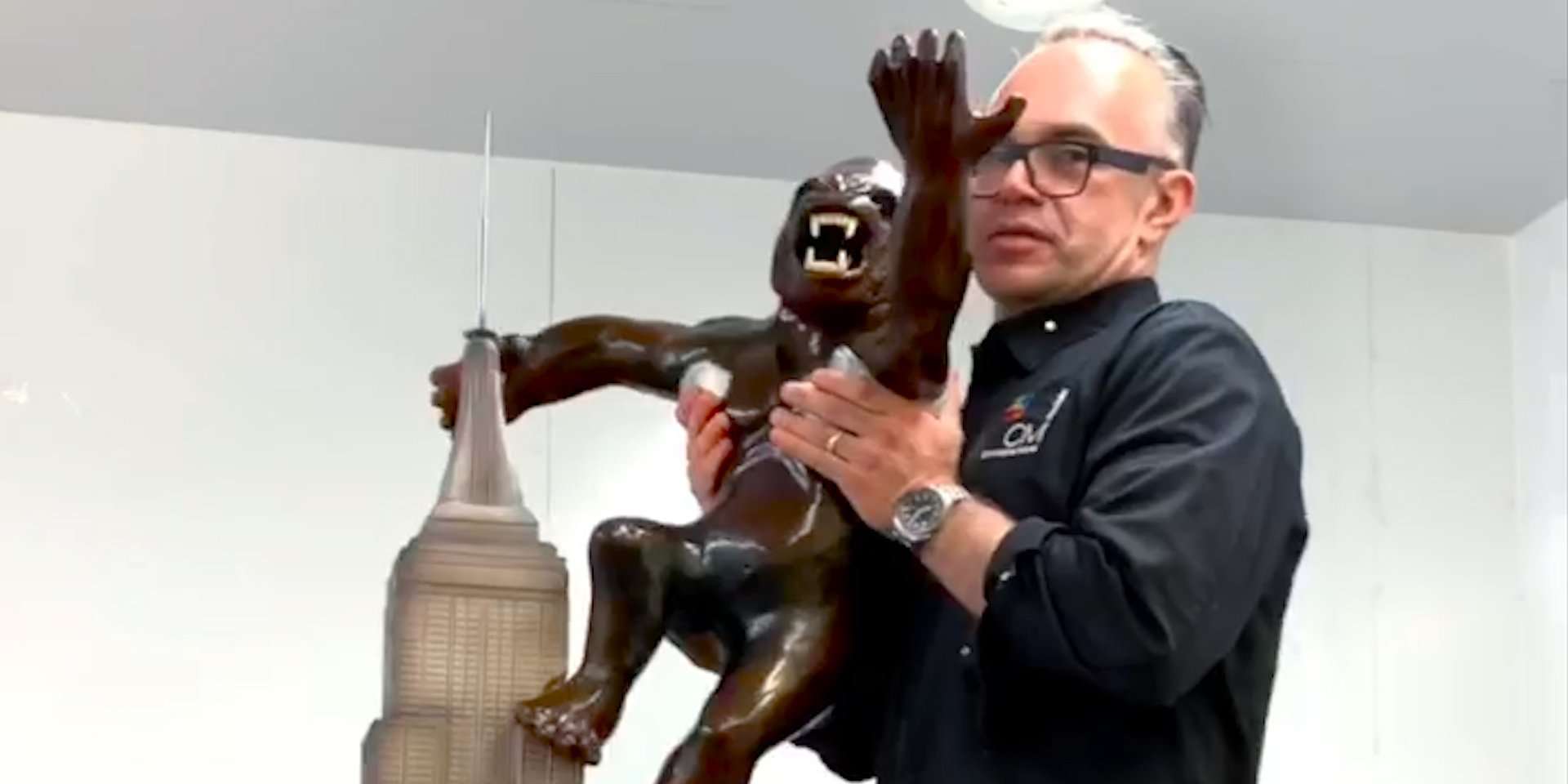 Taboola Ad Example 54393 - These Artists Recreated King Kong Using 135 Pounds Of Chocolate