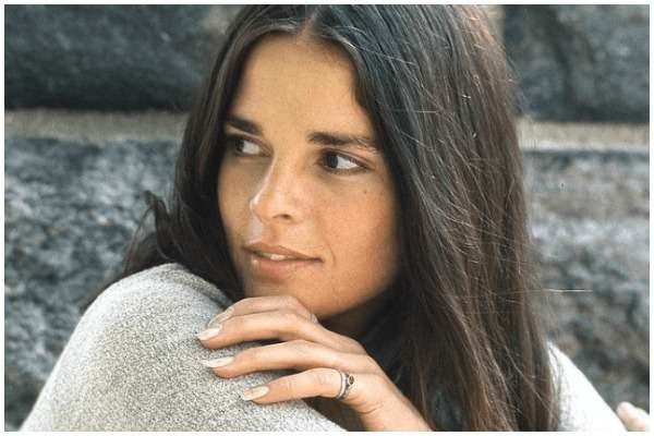Taboola Ad Example 66978 - Ali Macgraw Is Almost 80 & How She Lives Now Will Make You Especially Sad