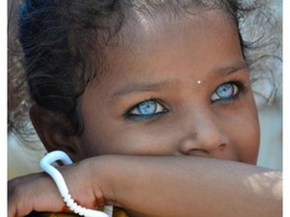 RevContent Ad Example 12868 - See People With The Most Beautiful Eyes In The World