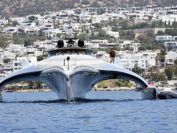 Outbrain Ad Example 55667 - Billionaire Selling The ‘Starfighter’ Of Superyachts