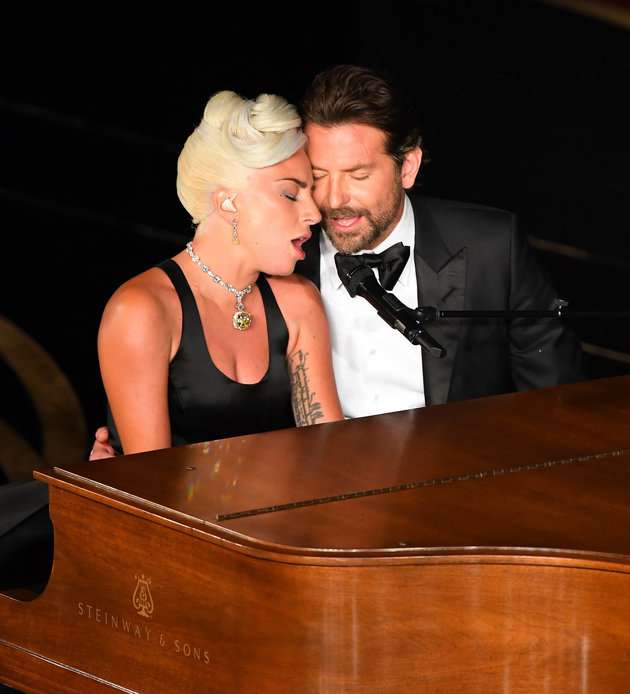 Taboola Ad Example 63540 - Mel B Labels Lady Gaga And Bradley Cooper's Oscars Duet 'Uncomfortable', But Irina Shayk Proves There's Nowt To See Here