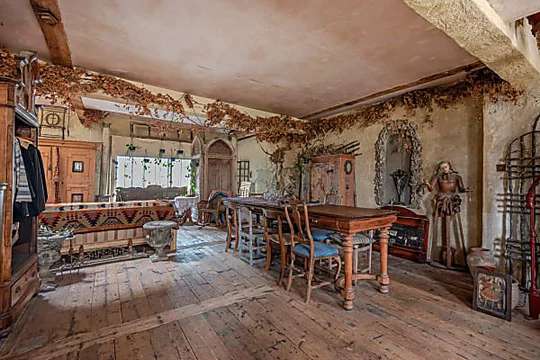 Outbrain Ad Example 43888 - Spooky London Flat Of Animators ‘Brothers Quay’ Hits The Market