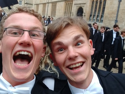 RevContent Ad Example 13698 - What These Oxford Students Did To Make Millions Is Unthinkable