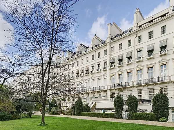 Outbrain Ad Example 56290 - Freddie Mercury’s Sister Lists London Flat For £4.75 Million