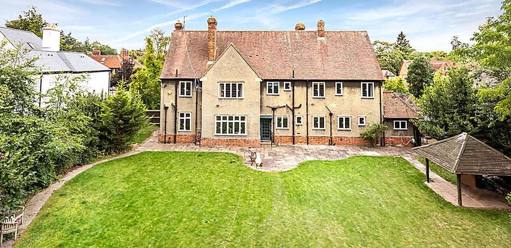 Outbrain Ad Example 46689 - J.R.R. Tolkien Fans Take Note: The Author’s Oxford Home Is For Sale