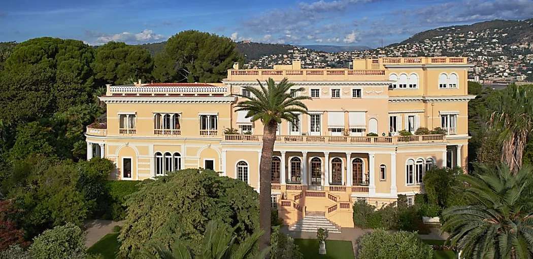 Outbrain Ad Example 32756 - Ukrainian Billionaire Is Buyer Of €200 Million French Riviera Mansion