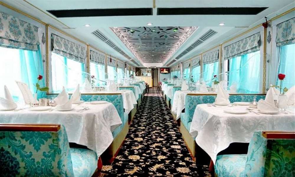 RevContent Ad Example 43521 - The World's 10 Most Luxurious Trains